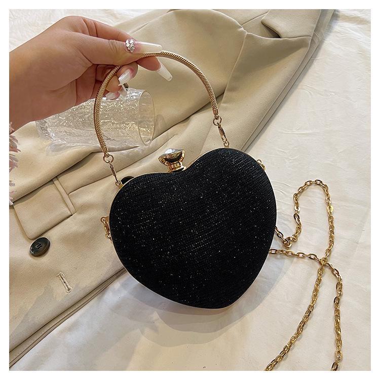 Elegante herzförmige Abendtasche mit Kette – vielseitiges und stilvolles Design