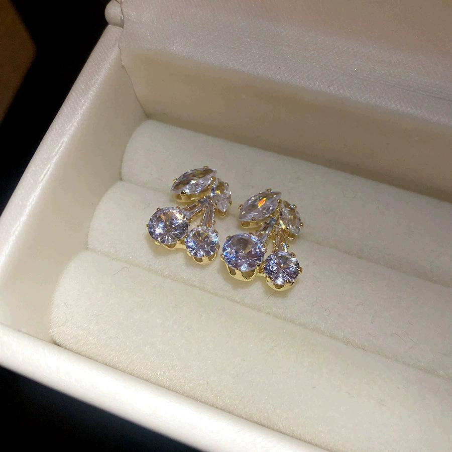 Silver needle same gold earrings women's light luxury high-end temperament pearl stud earrings retro new earrings