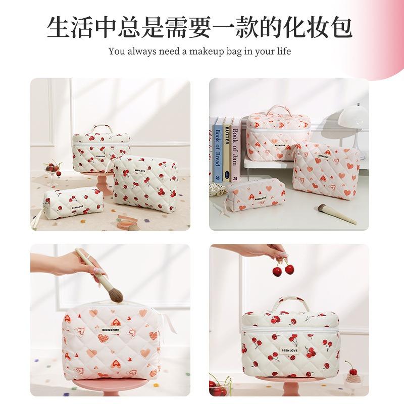 Fashion Large Capacity Quilted Bow Flower Pattern Cosmetic Bag For Women