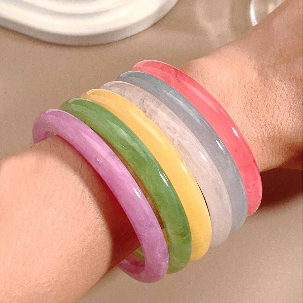 Fashionable Candy Color Acrylic Resin Chunky Bangles for Women Goth Geometric Charm Hand Bracelets Couple Jewelry