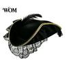 Accessorio Costume da Capitano Cappello Pirata di Halloween, Accessorio, con Pizzo Bordo Borgogna Cappello Retrò e Decorazione Piumata, Leggero Stile Vintage Berretto da Bucaniere