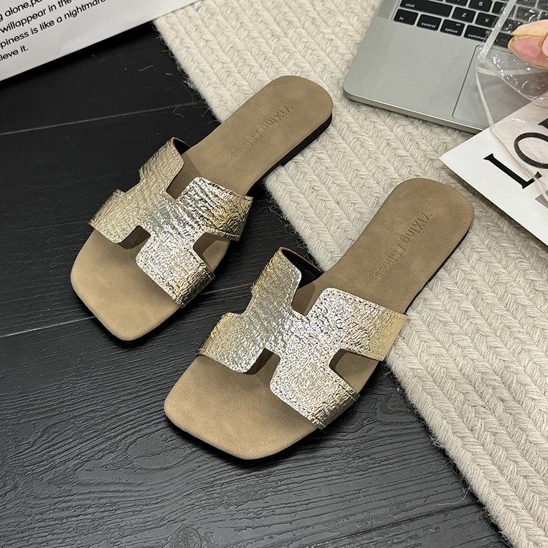 Hausschuhe Sommer 2025 kleiner duftender Wind aus Französischer Sommer Internet-Berühmtheit Damenmode Sandalen flache Sohle neu zu tragen weiches Leder