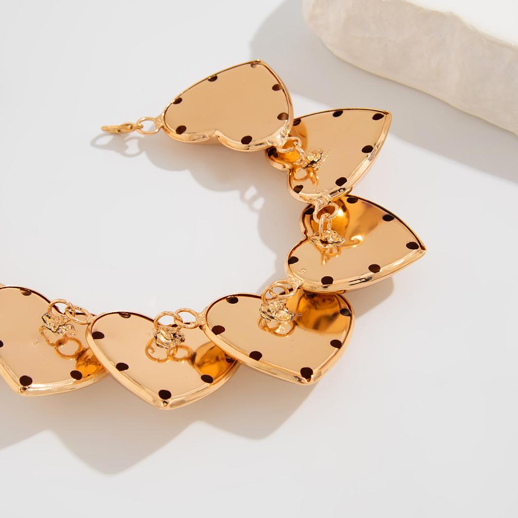 Wind Metal Texture Glossy Love Necklace Female, Fashionable And Simple Three-Dimensional Heart-Shaped Collarbone Necklace