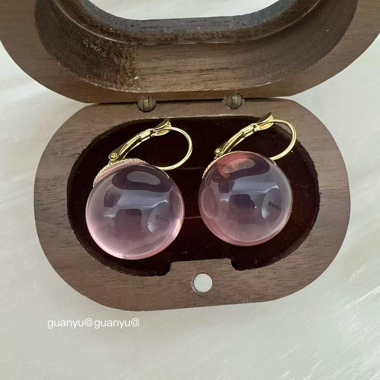 Геометрические серьги-каффы из смолы: Высококлассные, нишевые роскошные серьги для женщин