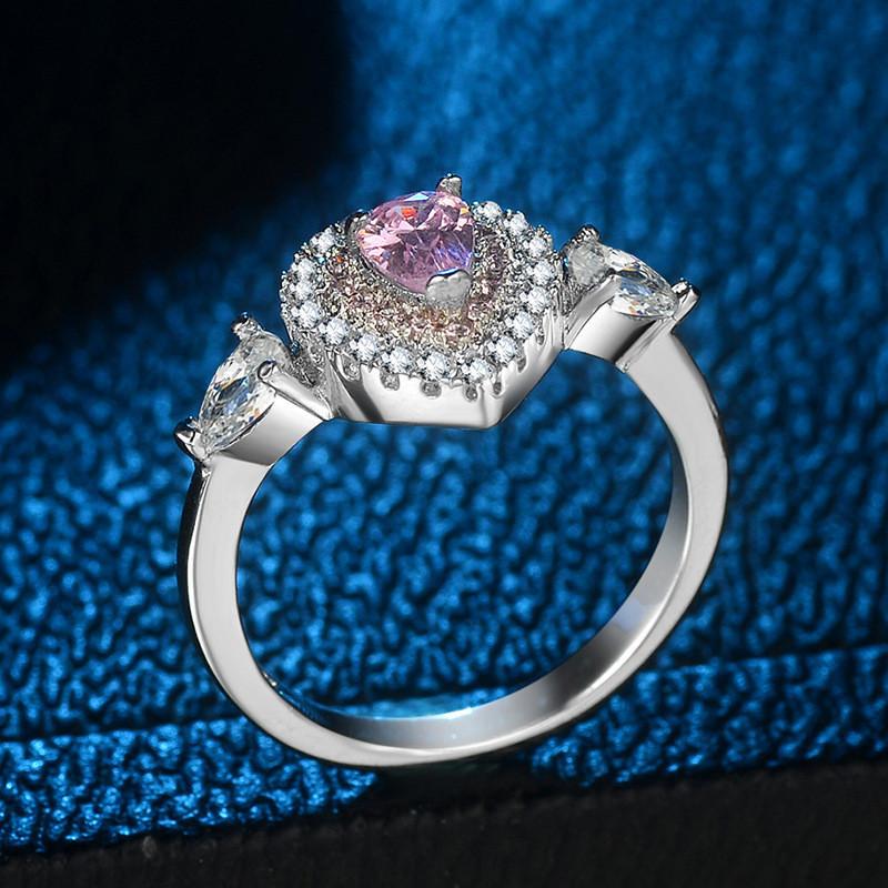 Bague de Fiançailles Élégante en Diamant Rose avec un Design Classique en Forme de Goutte d'Eau pour Femmes