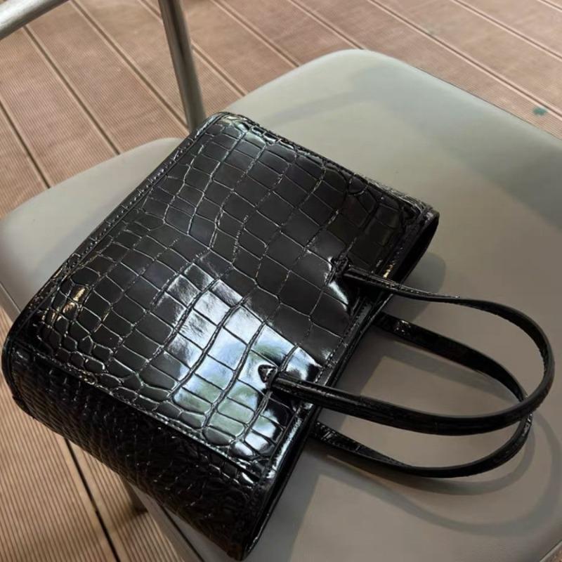 Niche Design Crocodile Pattern Bucket Bag Portable Shoulder Bag Rest Oblique Span Tote Women's Bag Leisure Winter