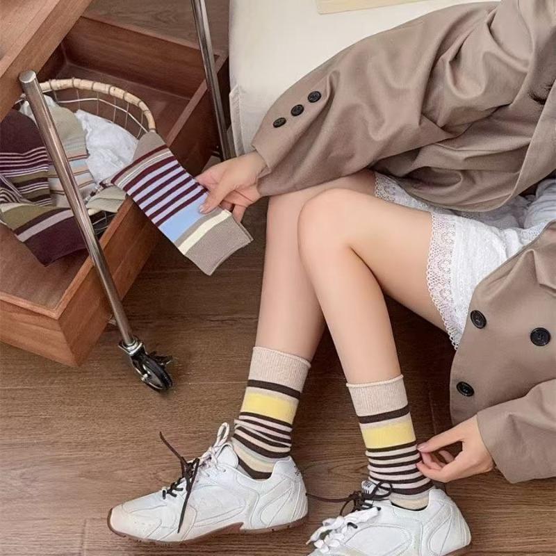 4 Pairs of Striped Socks, Women's Autumn and Winter Thigh-high Socks, Simple and Versatile Cotton Socks, Anti-odor Boneless Pile Socks, High Socks