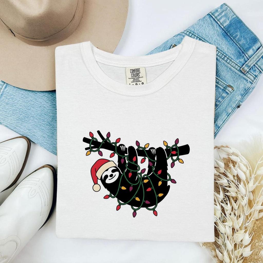 Sloth Holiday Shirt Animals Winter Gift Women Kawaii Tee Sloth T-Shirt Animal Fan Cute Tshirt Frosty Graphic Clean String Lights Tshirt