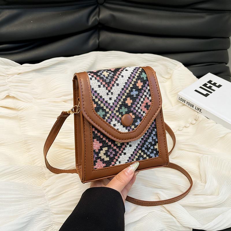 Crossbody Mobile Phone Bag 2025 Autumn and Winter New Retro Small Square Bag Fashionable Contrasting Shoulder Bag