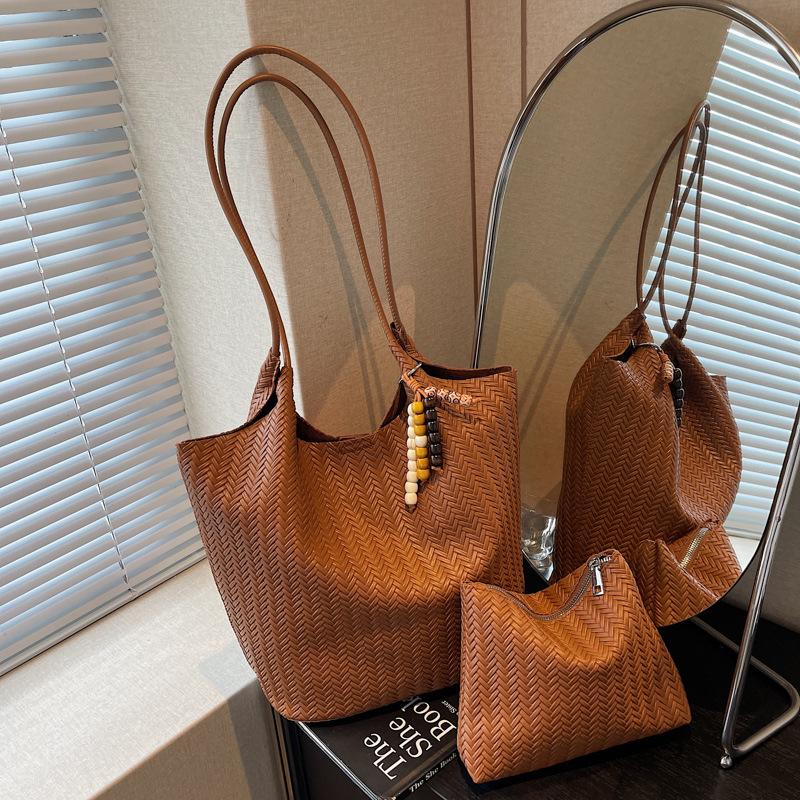 Retro Bag Women's Large Capacity 2025 New Autumn and Winter Leisure Shoulder Shopping Bag Texture Commuter Tote Bag