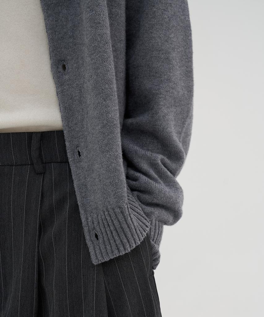 Knouun Essential Crew Neck Cardigan (Gray)