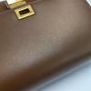[Pre-Owned] Classic Box Polished Gold Buckle Leather Tofu Bag - Very Good #1GRTSZC