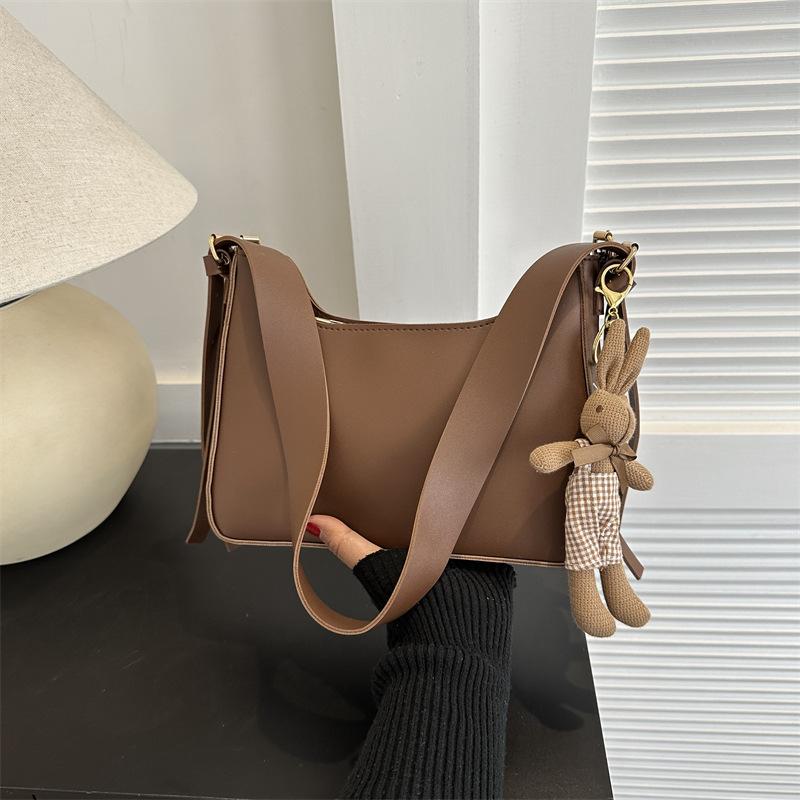 

Fashion Korean version shoulder bag women s winter 2024 new commuter simple messenger bag casual solid color small square bag