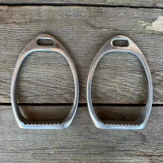 Aluminium Racing Stigbøyler – Lettvektsdesign for Fart og Stabilitet .