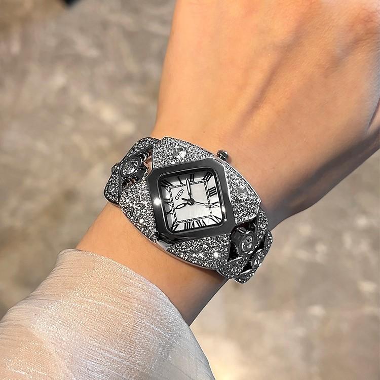 Vintage Quartz Watch For Women With Bracelet Style