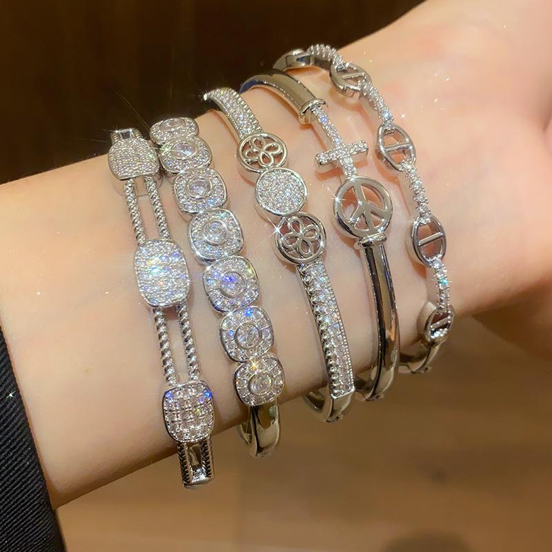 18K Gold Plated Zircon Flower Bangle: Elegant, Versatile Bracelet for Women