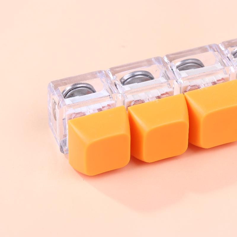 Klíčenka s klávesnicí 4 klávesy Hračky na dekompresi s klávesnicí s LED světlem Hračka na klikání prstovou klávesnicí Hračka s tlačítkem DIY Hračky na uvolnění stresu