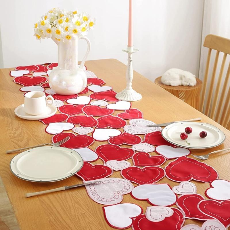 Valentines Day Table Cloth Heart Table Runner Polyester Reusable Supplies for Holiday New Year Birthday Party Home Decoration