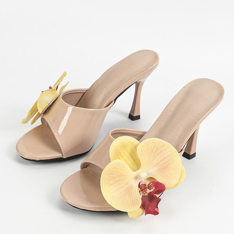 

Модные Liyke Большой размер 42 43 Женские тапочки Уютная лакированная кожа Открытый носок Большие цветы Дизайнерские сандалии Женская обувь Высокий каблук Мюли Слайды 34 абрикосовый