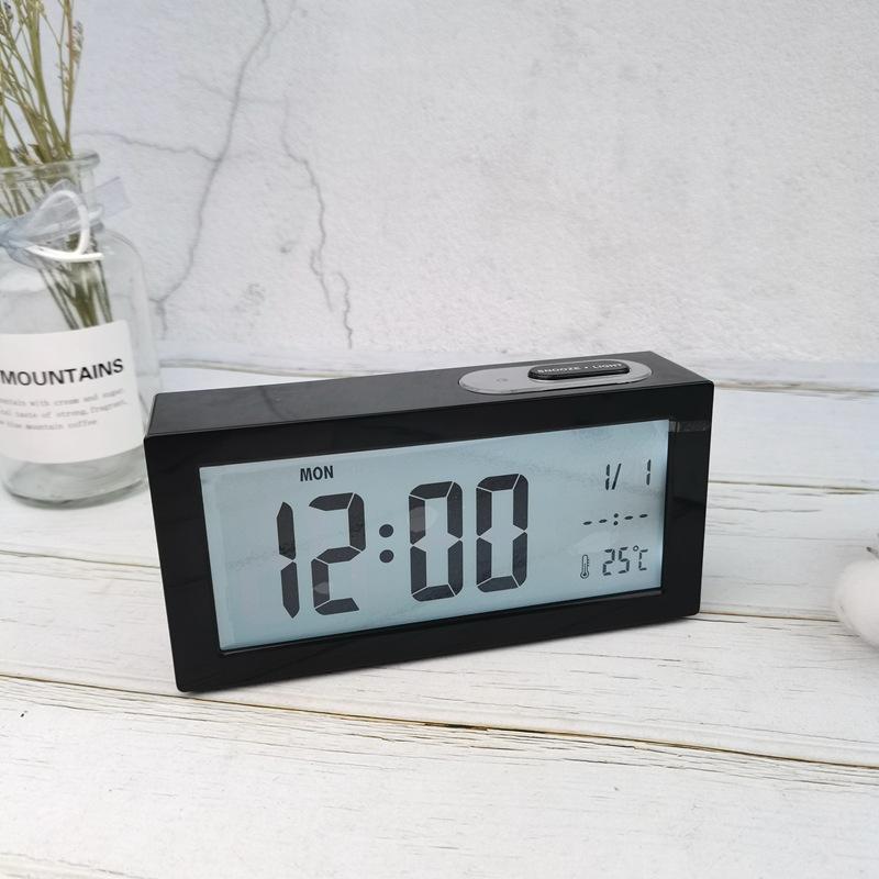 

Простой ЖК-будильник, студенческие прикроватные часы, светочувствительные электронные часы, отображение недели, температуры 8890H