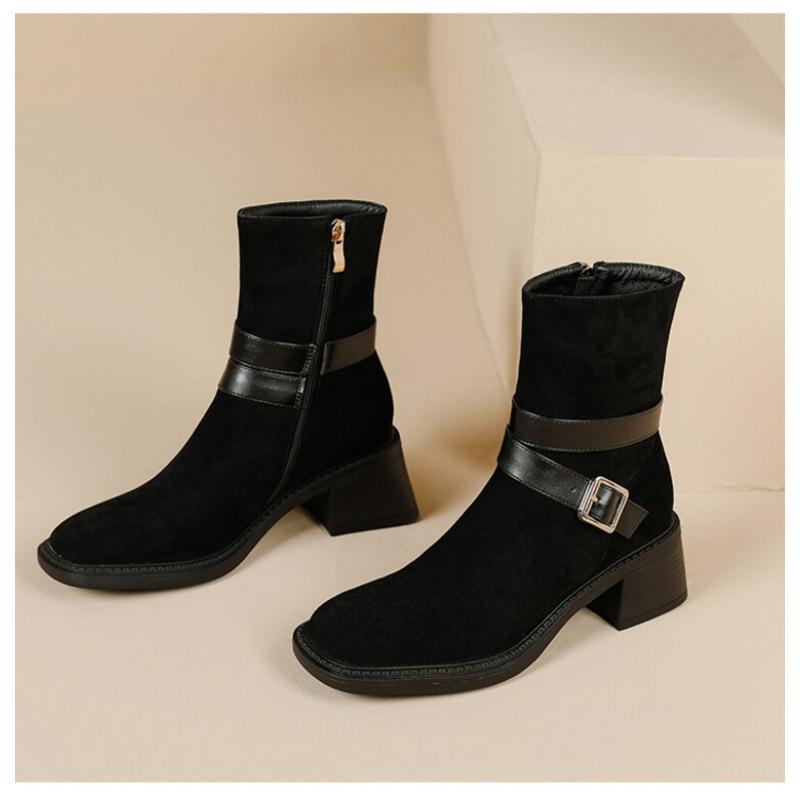 

Новые ботинки Мартина с боковой молнией женские корейская версия средний каблук резиновая подошва большой размер квадратный каблук кожаные ботинки женские осенне-зимние средние 39 чёрный