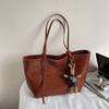 High-value Large-capacity Bag Women's New Trendy Portable Autumn Fashion Tote Commuting Class Shoulder Bag