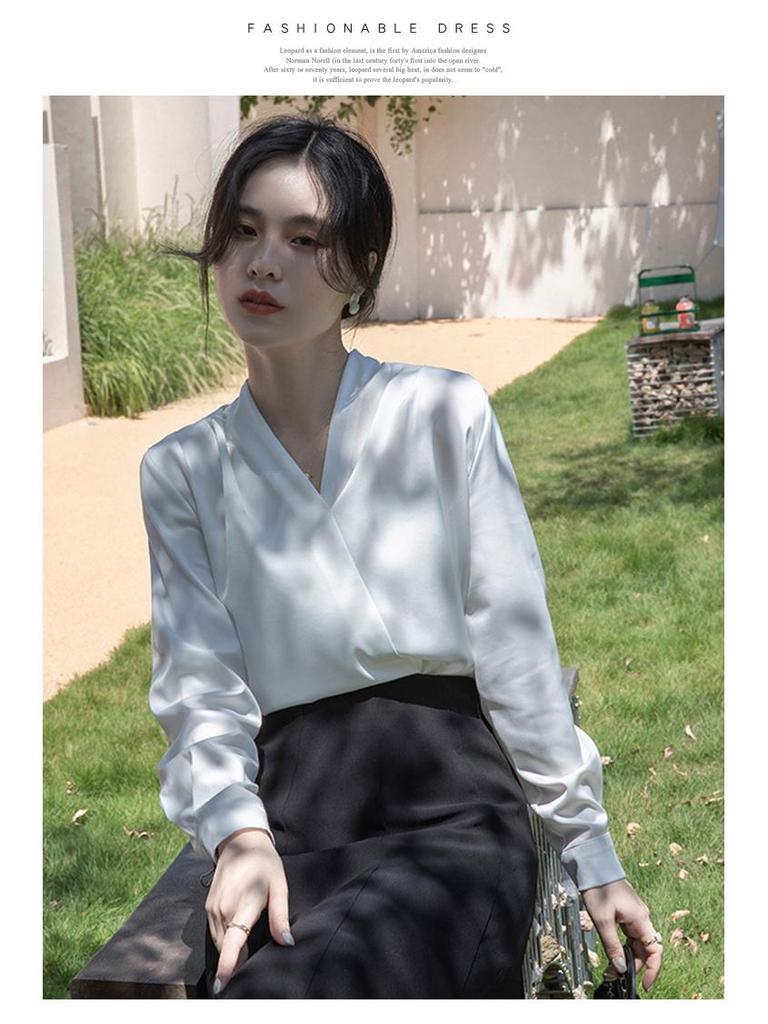 Women's Elegant Satin V-Neck Shirt: High-End Feel, Professional & Formal Wear for Spring/Autumn Commutes.