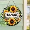 Encantador Letrero de Bienvenida de Madera con Patrón de Girasol - Decoración de Pared Rústica con Fondo Ajedrezado, Diseño Floral Vibrante para Decoración de Puerta Principal