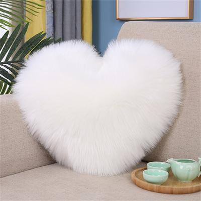 Delicate Plush Pillow Breathable Invisible Zipper No Odor Decorative Heart Shaped Sofa Cushion Cover
