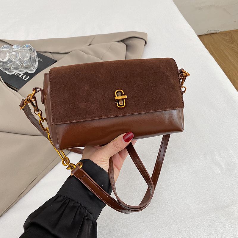 Casual high-value fashionable small square bag women s winter high-value simple shoulder underarm bag women