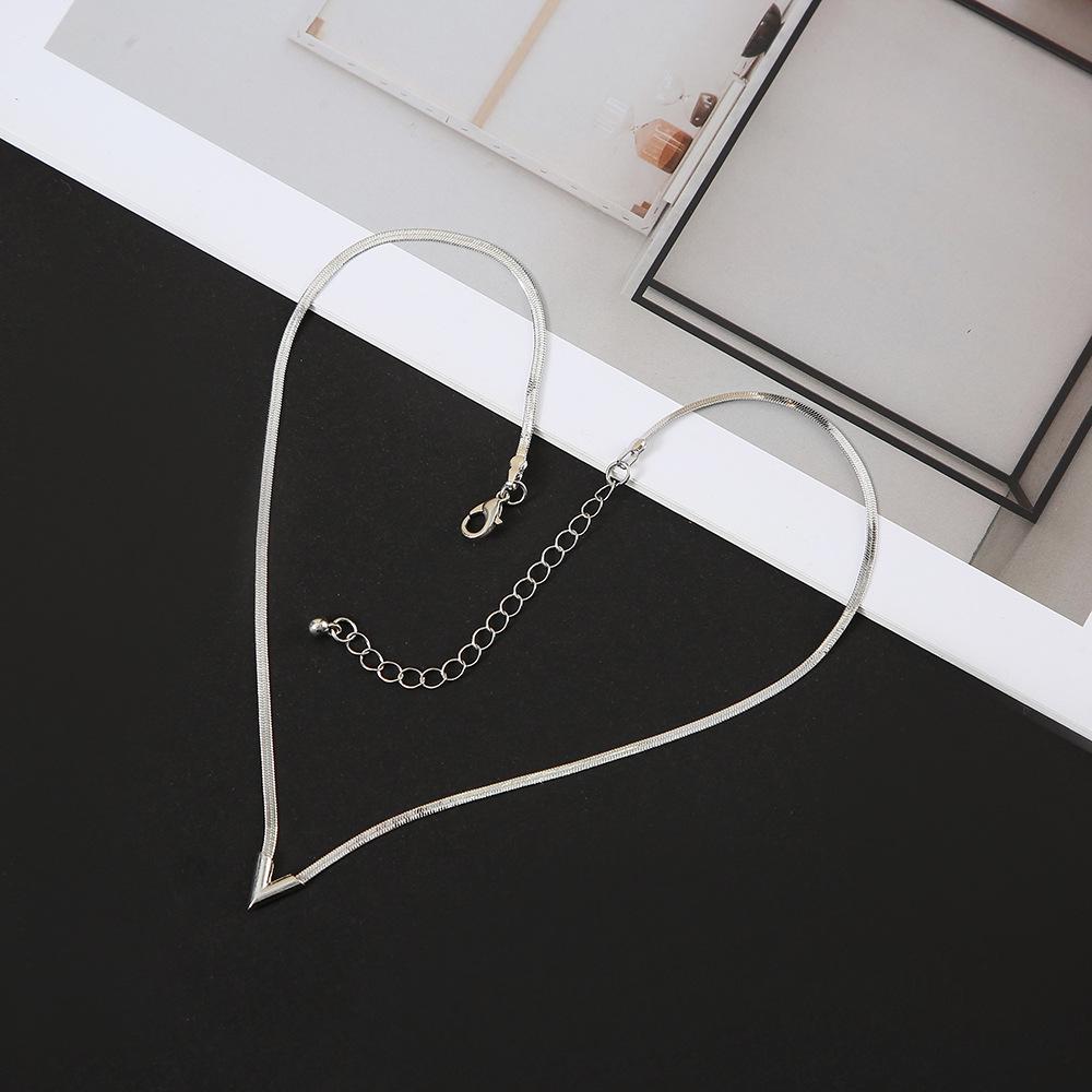 Trendy V-Shaped Snake Bone Clavicle Necklace - Versatile and Creative Design