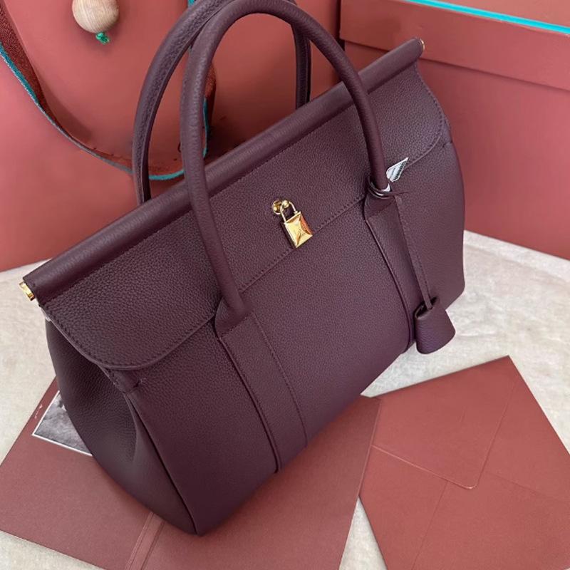 

Новая сумка lp32 большой вместимости 2025 сумка мессенджер премиум дорожная на плечо сумка-тоут conventional packaging красный