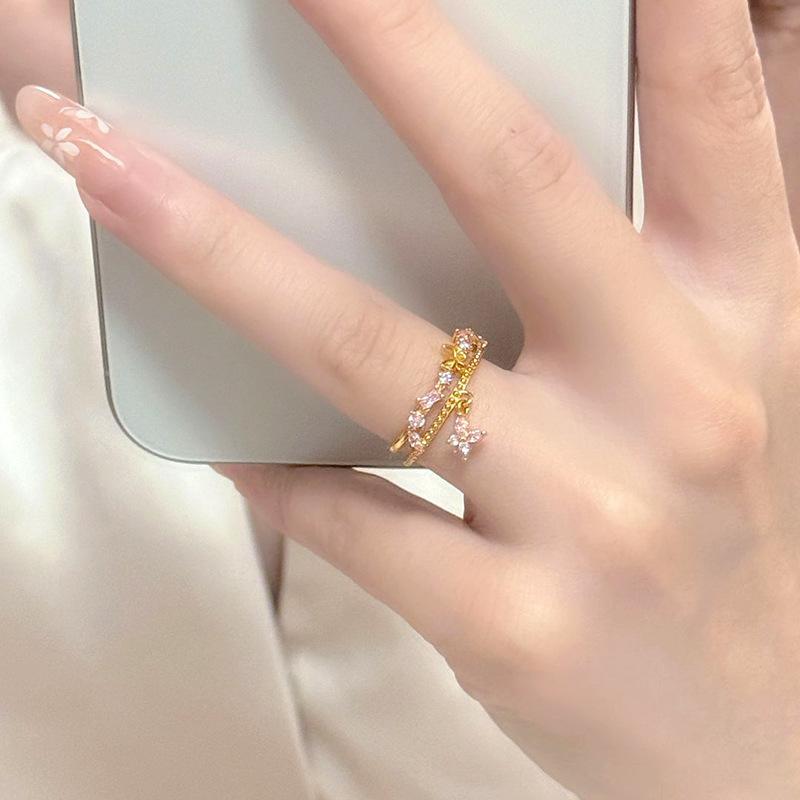 Fresh Diamond Studded Pink Butterfly Rings for Women Gentle Romantic High Quality Cute Tassel Ring Starlight Jewelry Gift