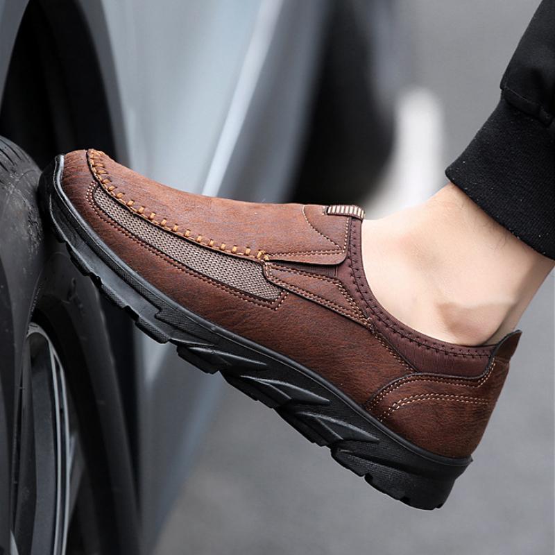 Men Casual Shoes Breathable Loafers Sneakers Male Comfortable Soft Sole Moccasins Designer Handmade Retro Walking Shoes Men Shoe