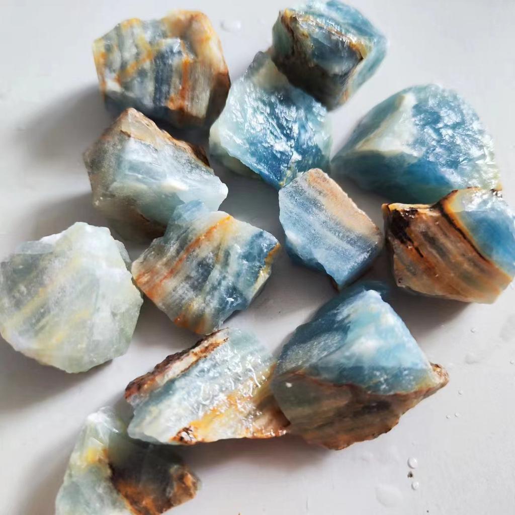 Přírodní Vzácný Modrý Kalcit Surový Luxusní Křišťálový Kámen Minerální Vzorky Domácí Dekorace Kámen Léčivý Drahokam Kámen do Akvária