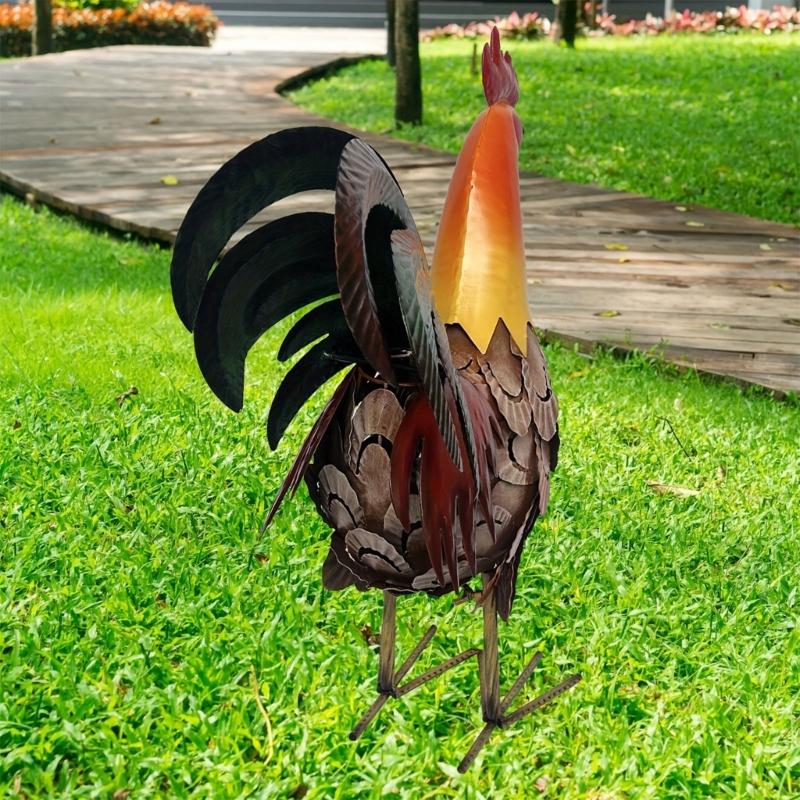 Elegante Scultura di Gallo in Metallo Per Giardino e Decorazione della Casa Ornamenti per Prato sul Retro Con Finitura Resistente alle Intemperie