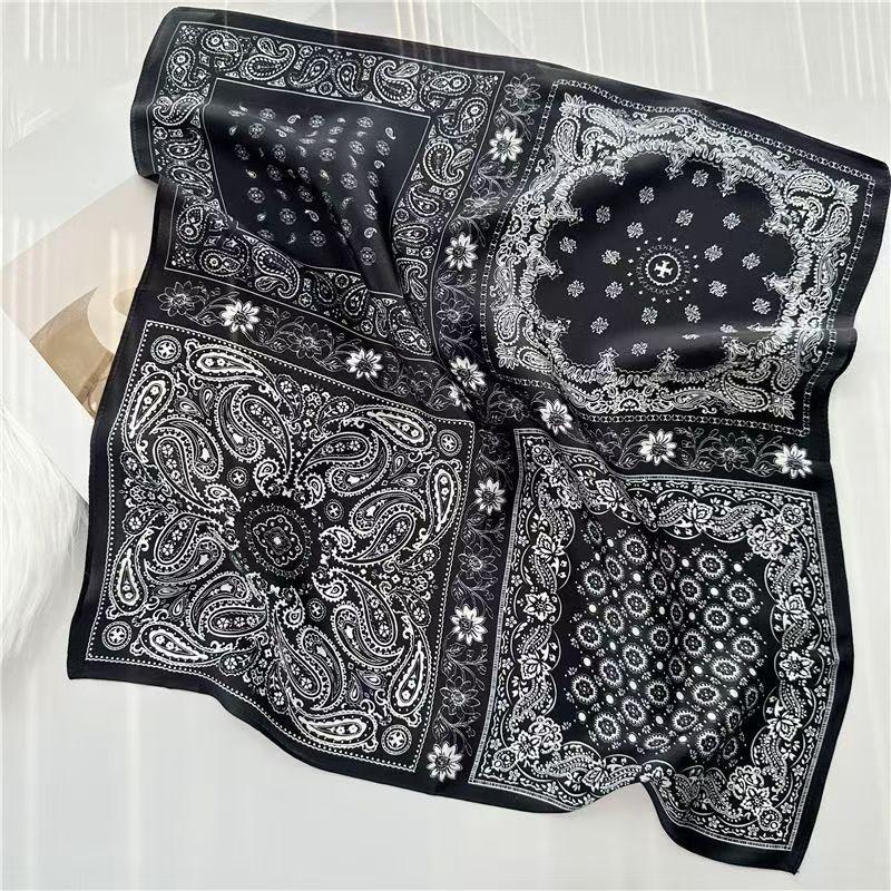 Luxury Silk Scarfs Square Scarf Korean Fashion Kerchief Popular Silk Scarves Bandanna Wraps Scarf Decoration Shawl 70*70Cm