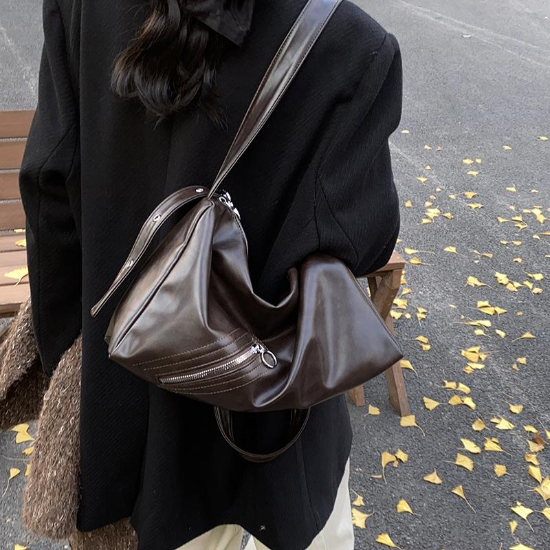 Winter large-capacity underarm bag women's bag 2025 new casual pillow bag retro simple shoulder messenger bag