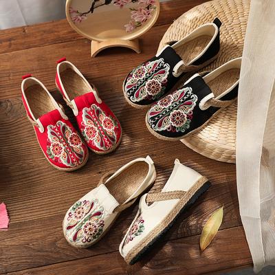 Shoes Women's Spring Flat Bottom Low Top Breathable Embroidered Shoes Ethnic Style Round Head Casual Women's Shoes Agent