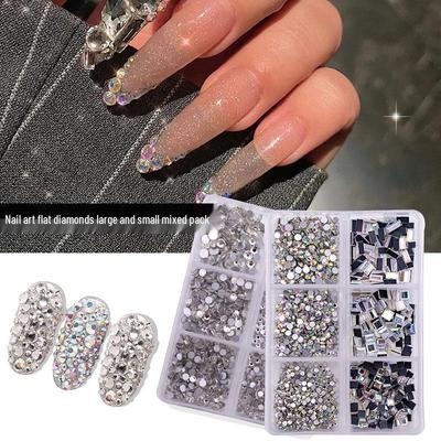 Strass ronds à fond plat pour Nail Art - Couleurs mélangées en AB Argenté & Blanc (Boîte à 6 compartiments)