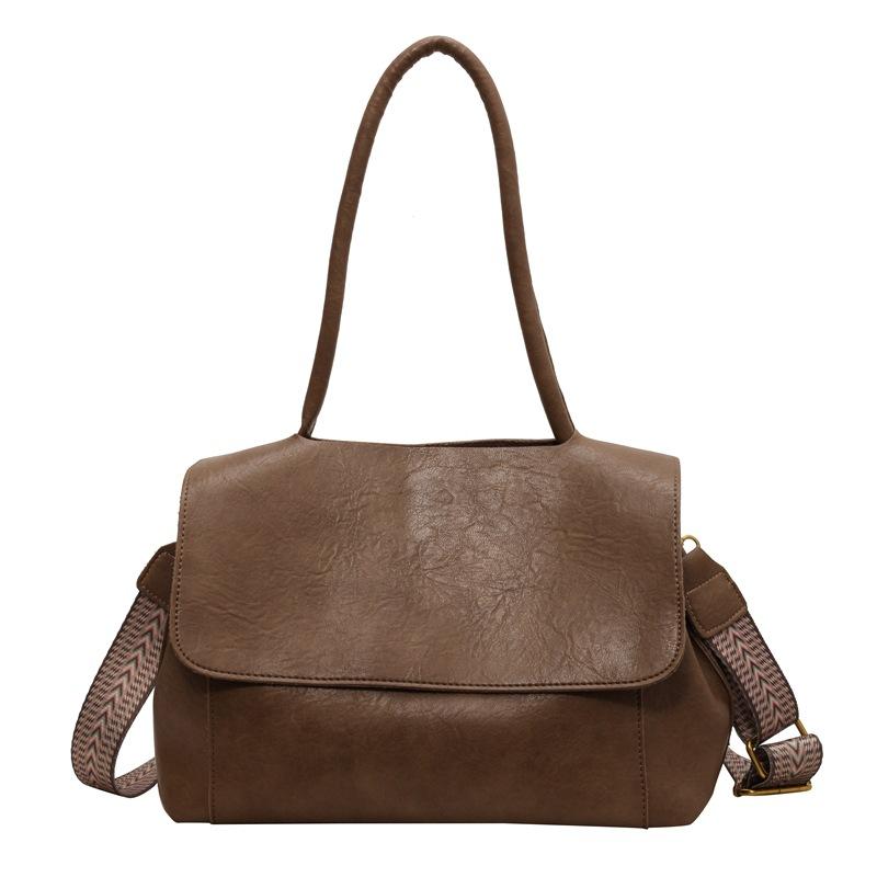 

Large capacity bag 2025 autumn and winter new Internet celebrity retro briefcase female niche design shoulder messenger big bag tide