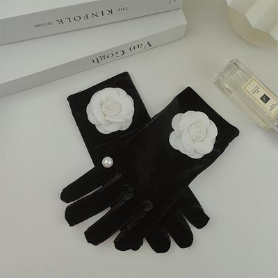 French Retro Camellia Pearl Velvet Gloves Women Wedding Photography Travel Clothing Accessories