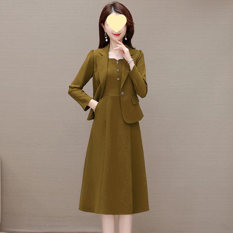 Exquisite Ziqiu Autumn 2025 Women's Fashion Suit: Stylish Two-Piece Skirt and Top Set