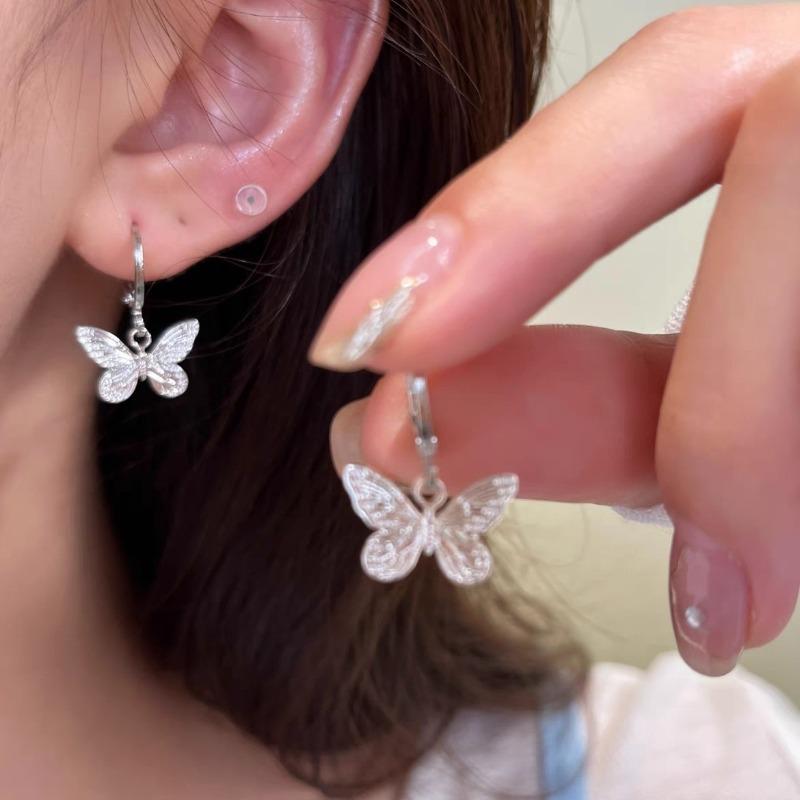 Orecchini a lobo farfalla in argento sterling S925 da donna design di nicchia ins senso del design orecchini senza fastidio orecchini per buco dell'orecchio semplici
