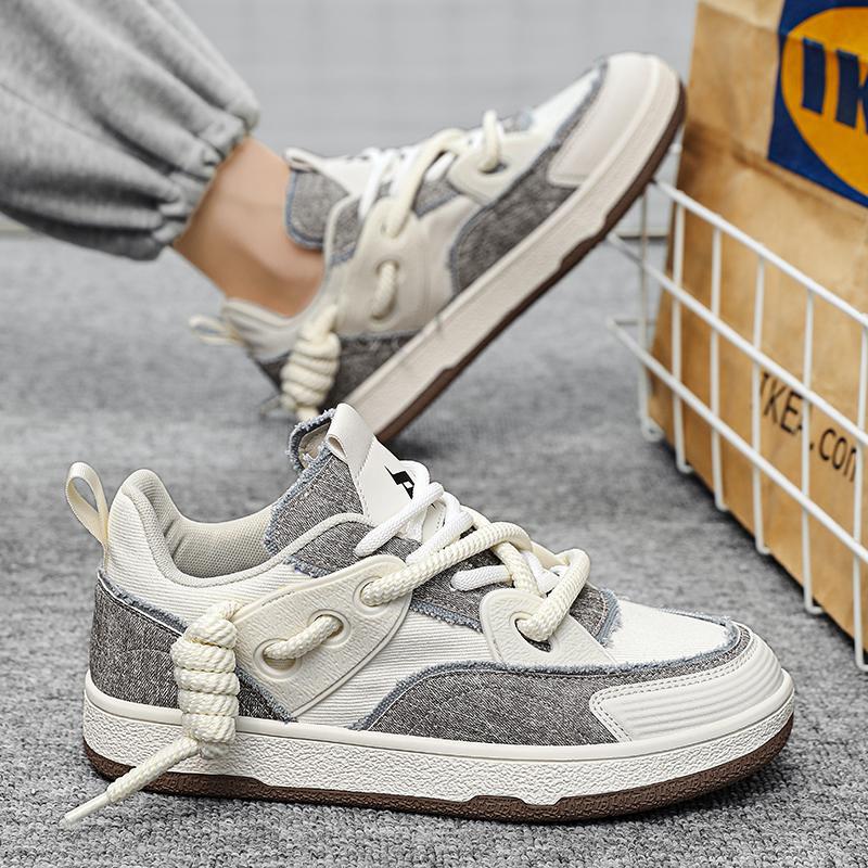 

023 New autumn and winter personalized hip-hop skateboard shoes for boys, platform sports bread men s shoes, running shoes for men 44