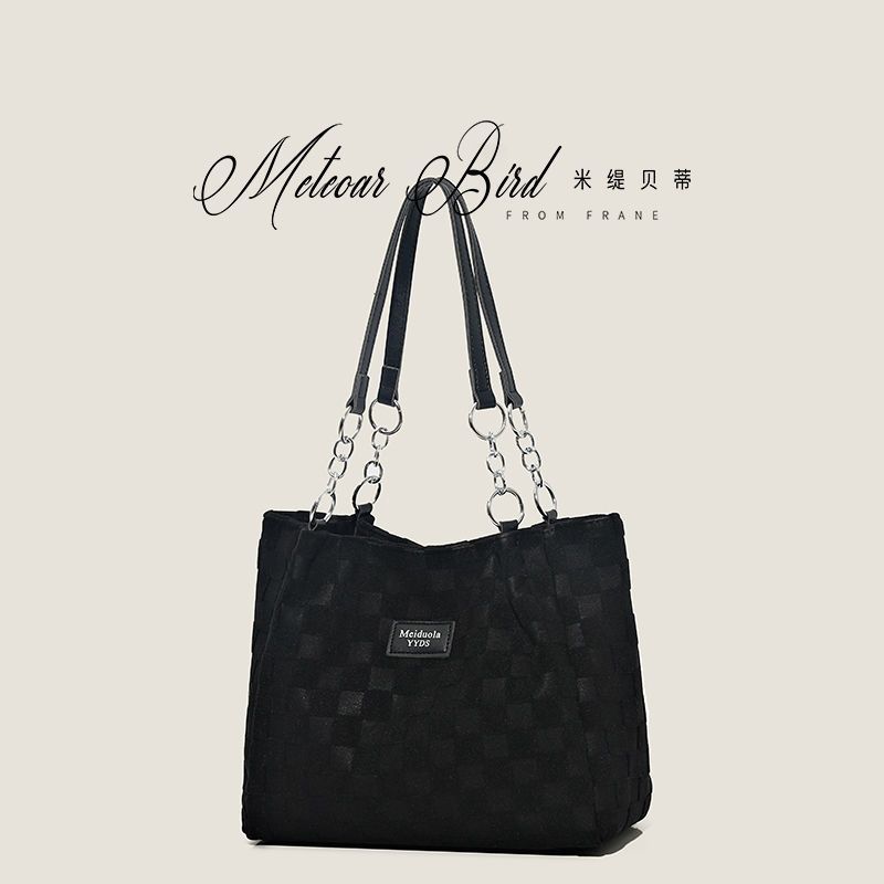 

In stock, 2025 women s bag, fashionable canvas bag, one-shoulder armpit bag, commuting to class, versatile tote bag No specification чорний
