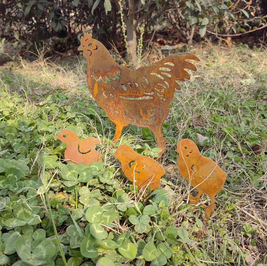 Creative Metal Hen and Chick Garden Decoration – Courtyard Chicken Family Lawn Ornament