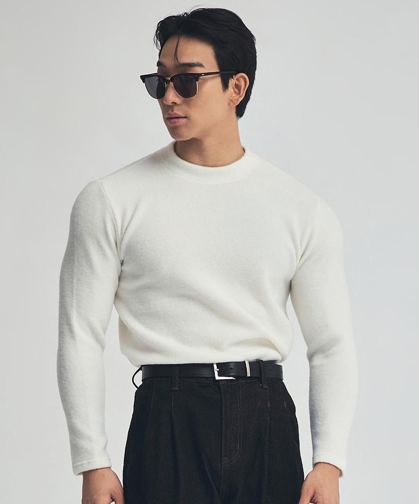 ASTROVE Super Brushed Cable Muscle Knit Ivory