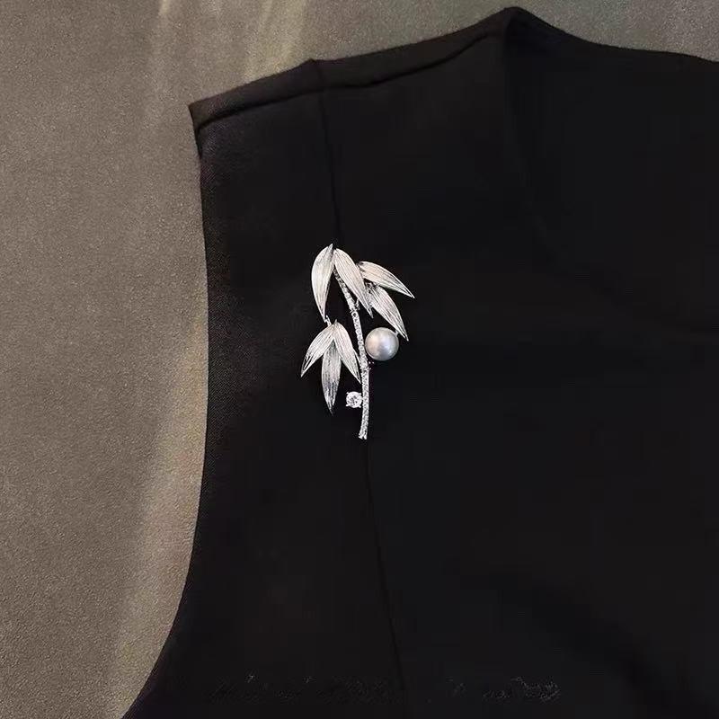 New Chinese style pearl bamboo brooch fashion high sense fine versatile sweater jacket pin niche design corsage