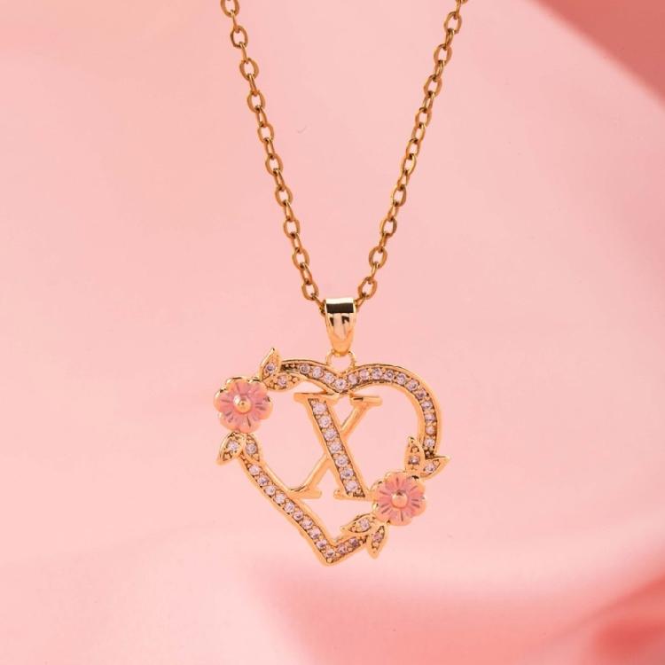 Zierliches Messing Initialen-Halskette Mit Floralem Herz-Ausschnitt Design Verstellbare Kette Leichter Romantik Schmuck